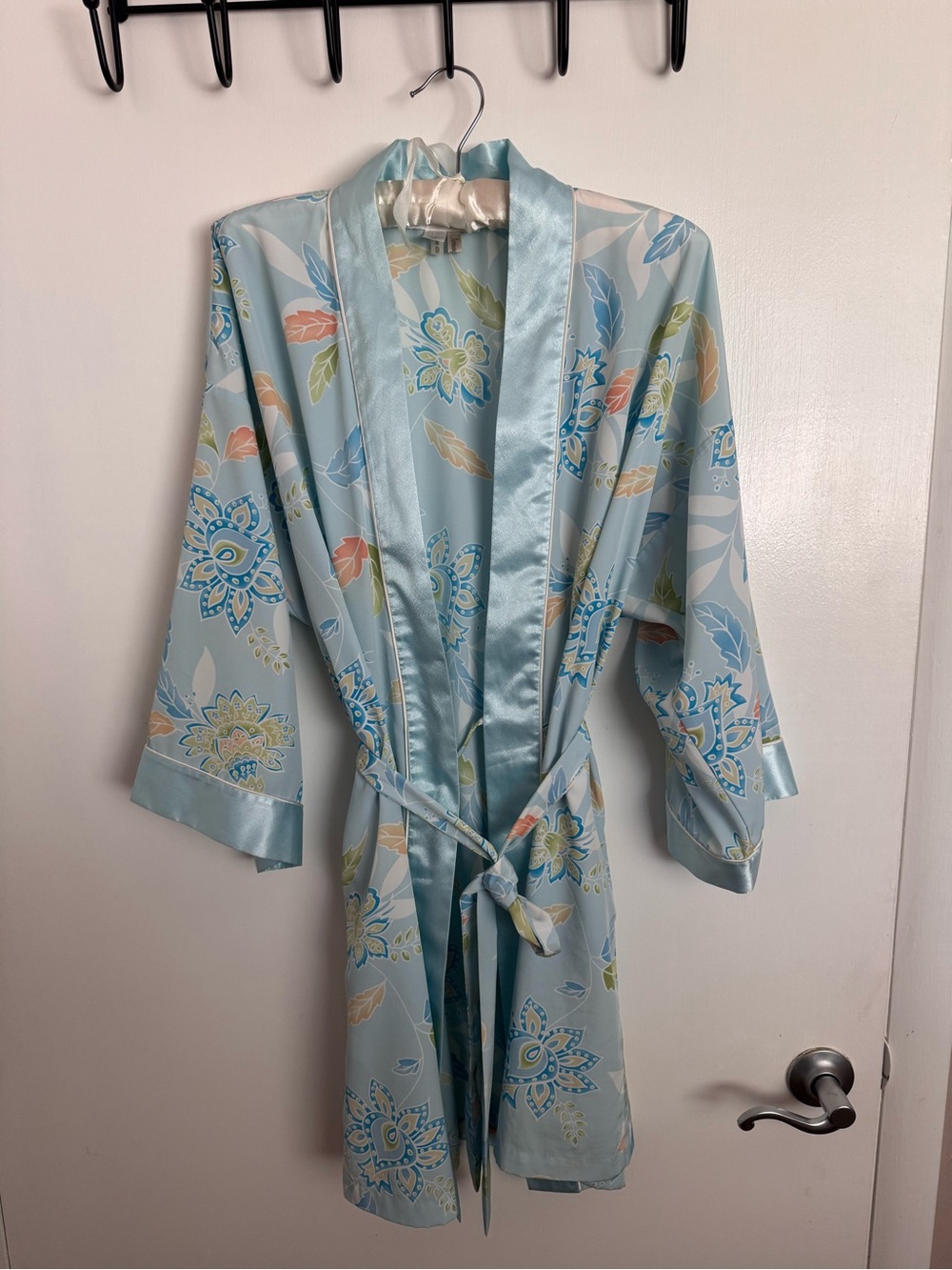 Oscar de la Renta Light Blue Floral Satin Kids Robe